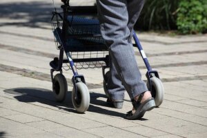 Rollator-3480878 1920